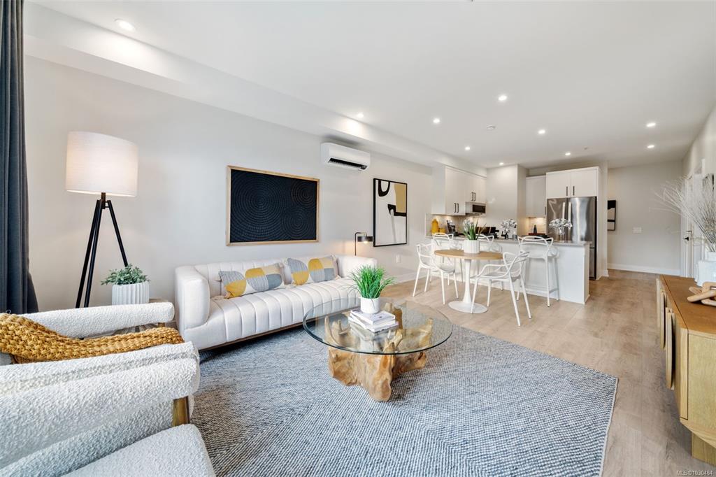 1371 Goldstream Ave, 1030484, BC,