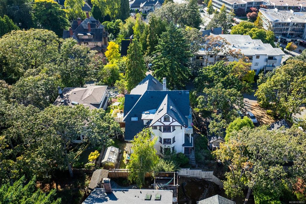 Fifth View of 1043 1045 Belmont Ave, Victoria, BC, V8S 3T4