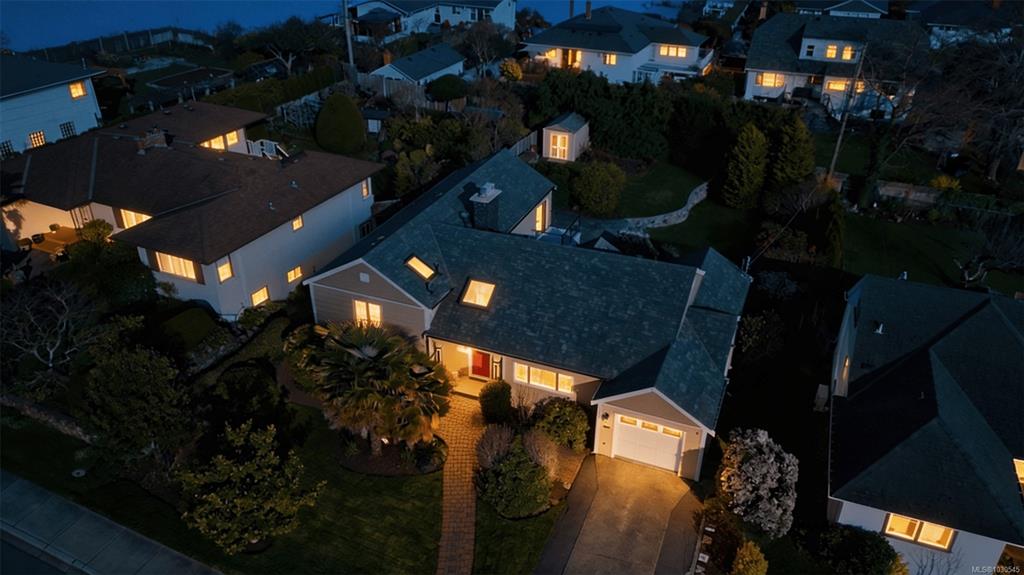 Third View of 3023 Westdowne Rd, Oak Bay, BC, V8R 5G3