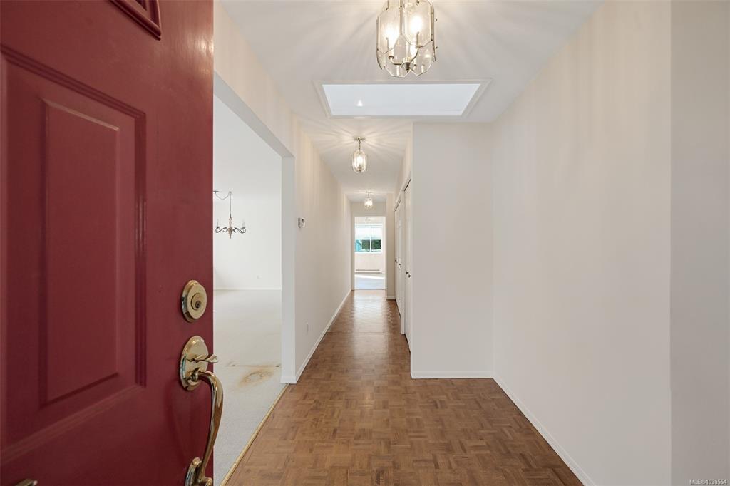 Fourth View of 2105 Windsor Rd, Oak Bay, BC, V8S 3C2