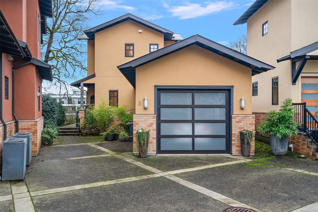 Third View of 849 Dunsmuir Rd, Esquimalt, BC, V9A 5B8