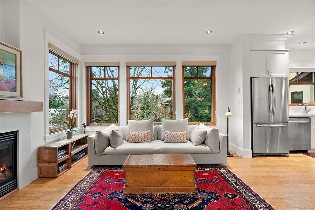 Fifth View of 849 Dunsmuir Rd, Esquimalt, BC, V9A 5B8