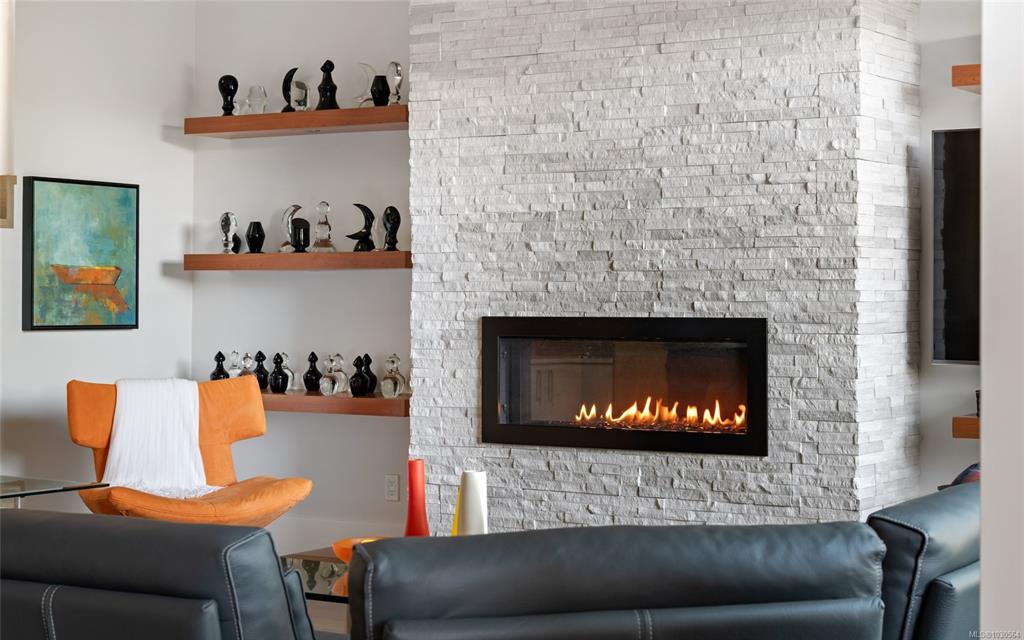 Fifth View of 111 Moss St, Victoria, BC, V8V 4M3