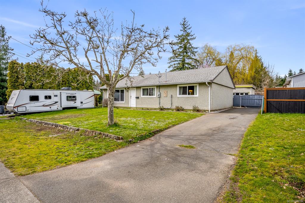 Third View of 483 Pritchard Rd, Comox, BC, V9M 2Z2