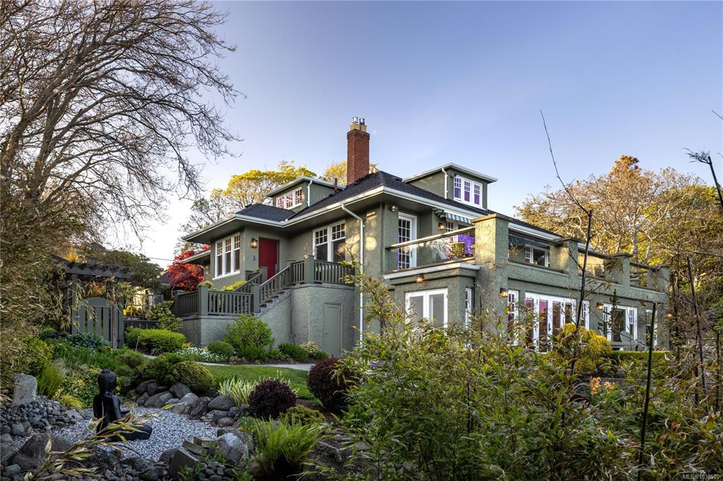 Fifth View of 261 King George Terr, Oak Bay, BC, V8S 2J8