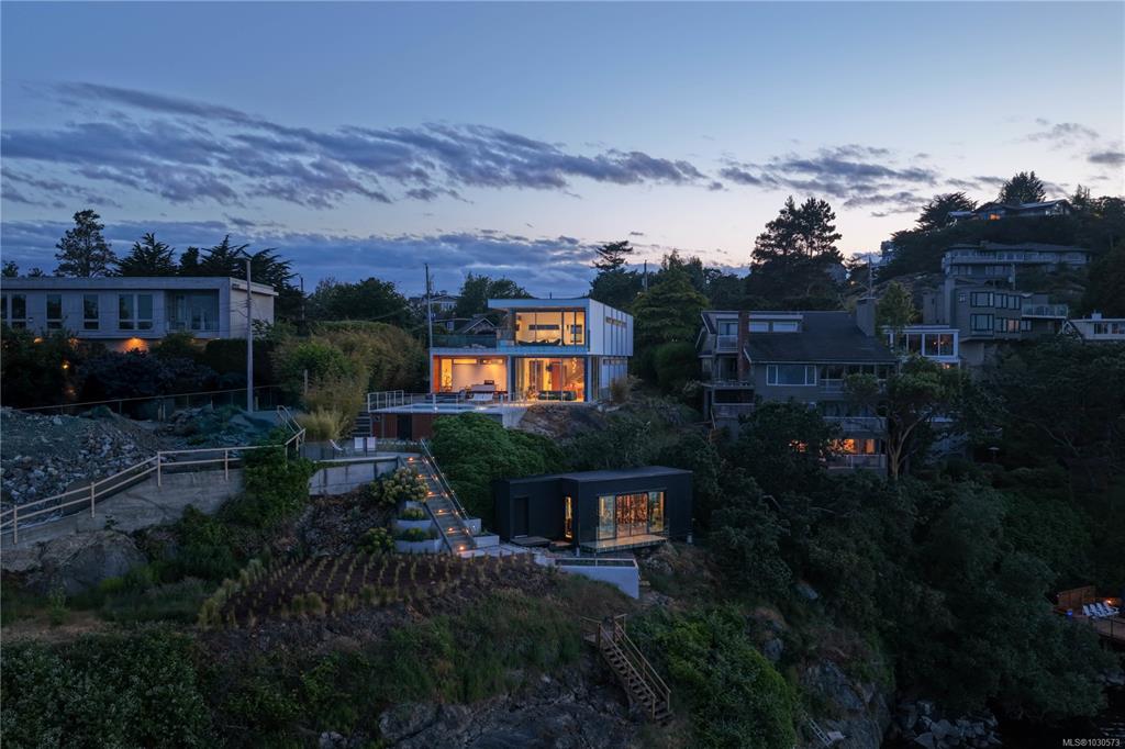 295 King George Terr, 1030573, BC,