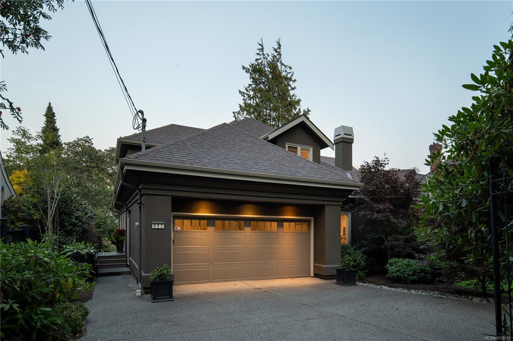 Fourth View of 683 Mountjoy Ave, Oak Bay, BC, V8S 4K8