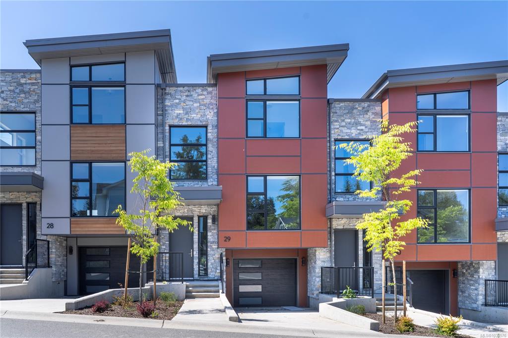 Third View of 4253 Dieppe Rd, Saanich, BC, V8X 2N2