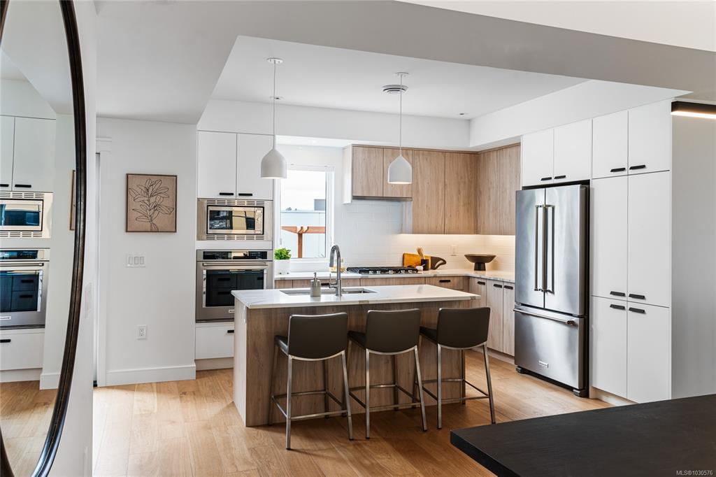 Fifth View of 4253 Dieppe Rd, Saanich, BC, V8X 2N2