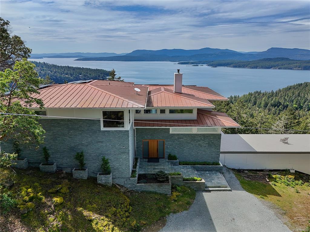 Third View of 356 East West Rd, Mayne Island, BC, V0N 2J2