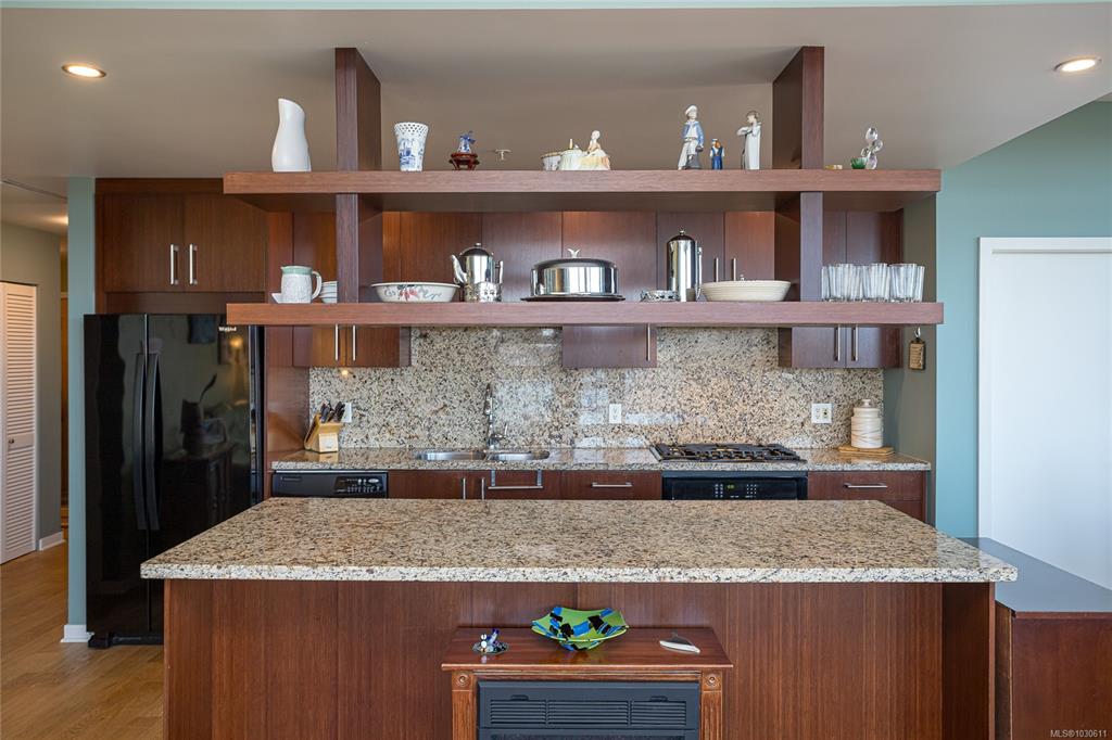 Fourth View of 379 Tyee Rd, Balance, Victoria, BC, V9A 0B4