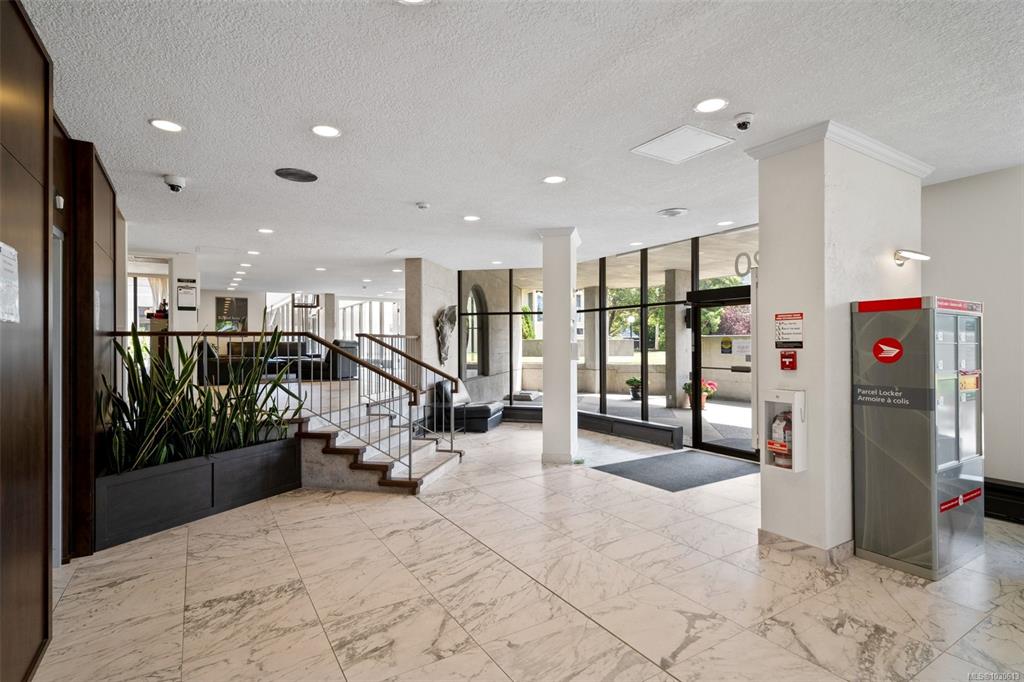 Third View of 620 Toronto St, Victoria, BC, V8V 1P7