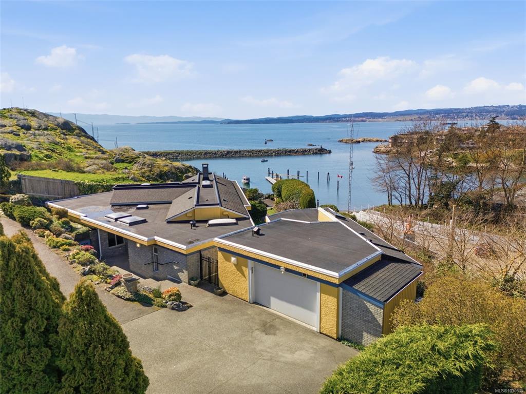 312 Clifton Terr, 1030615, BC,