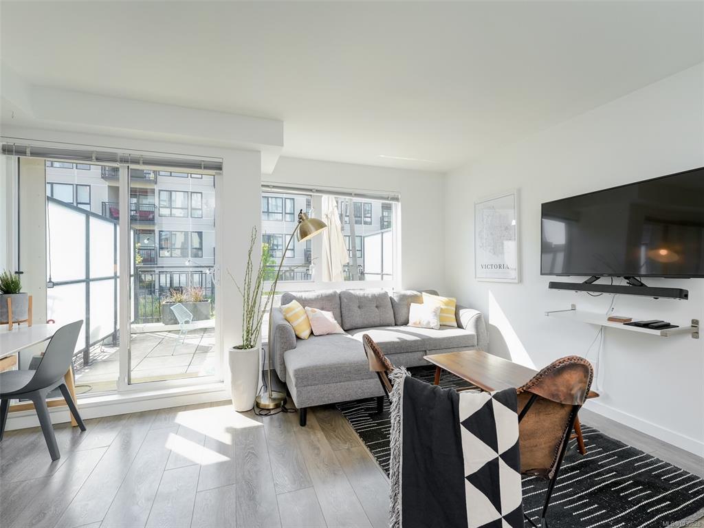 Fourth View of 517 Fisgard St, Victoria, BC, V8W 0C5