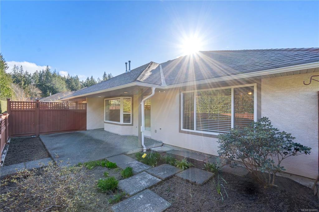 Fifth View of 850 Arbutus St, Arbutus Grove, Qualicum Beach, BC, V9K 2M7