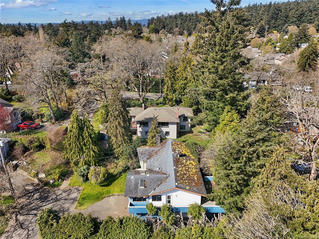 Third View of 1568 Arbordale Ave, Saanich, BC, V8N 2B7