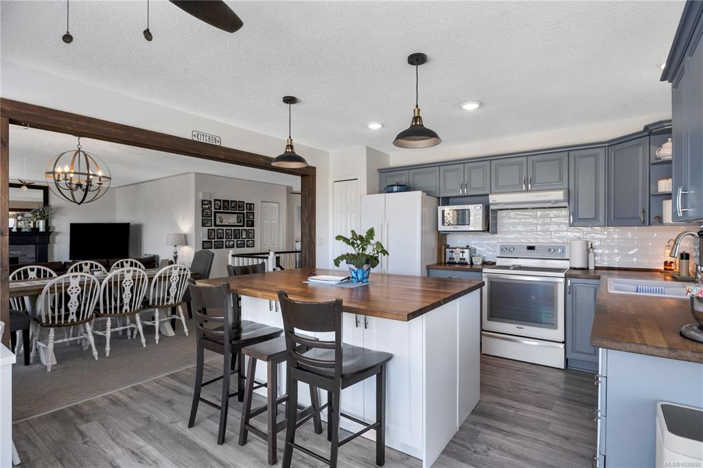 Fourth View of 402 Tassin Pl, Ladysmith, BC, V9G 1W8