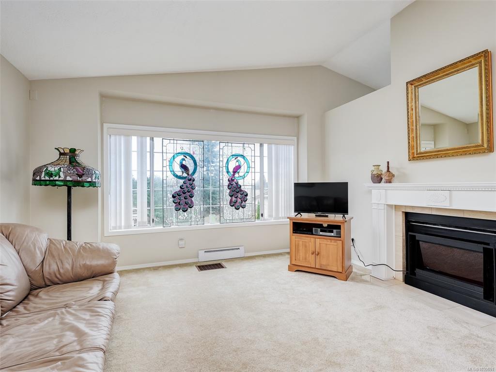 Second View of 901 Kentwood Lane, Falcon Ridge Estates, Saanich, BC, V8Y 2Y7