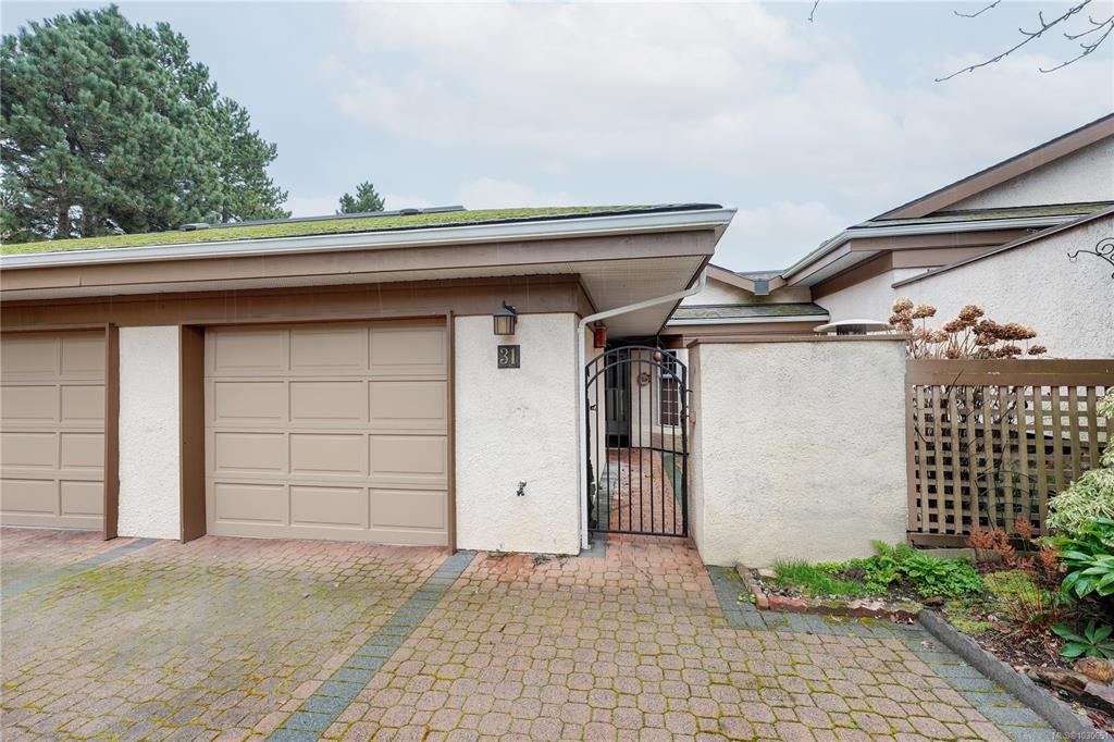 Fourth View of 901 Kentwood Lane, Falcon Ridge Estates, Saanich, BC, V8Y 2Y7