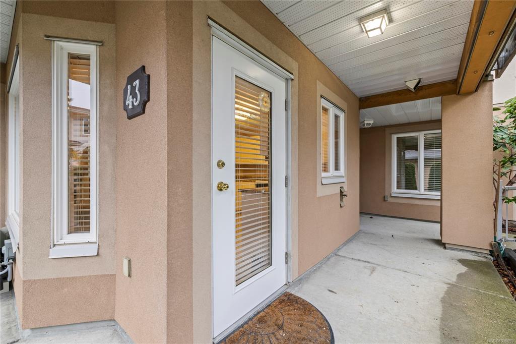 Fourth View of 100 Gifford Rd, Ladysmith, BC, V9G 1B8
