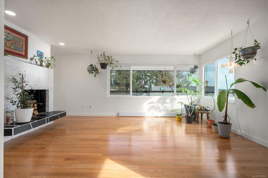 Fifth View of 11041 Chemainus Rd, Saltair, BC, V9G 1Z2