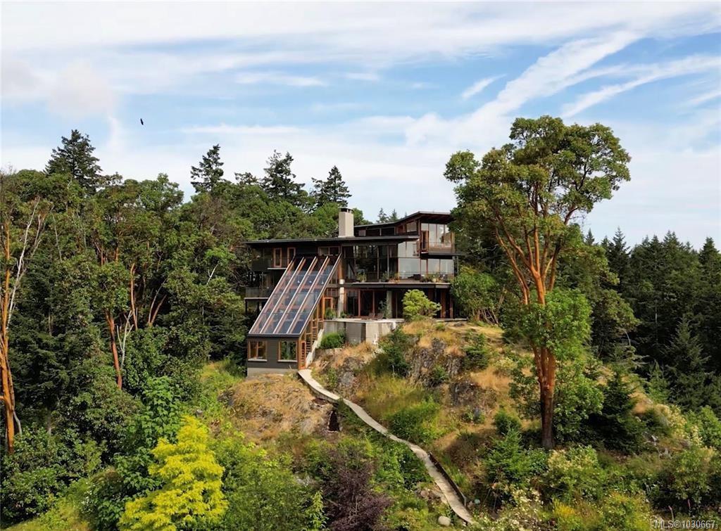 Third View of 122 Jasper Rd, Salt Spring, BC, V8K 2X8
