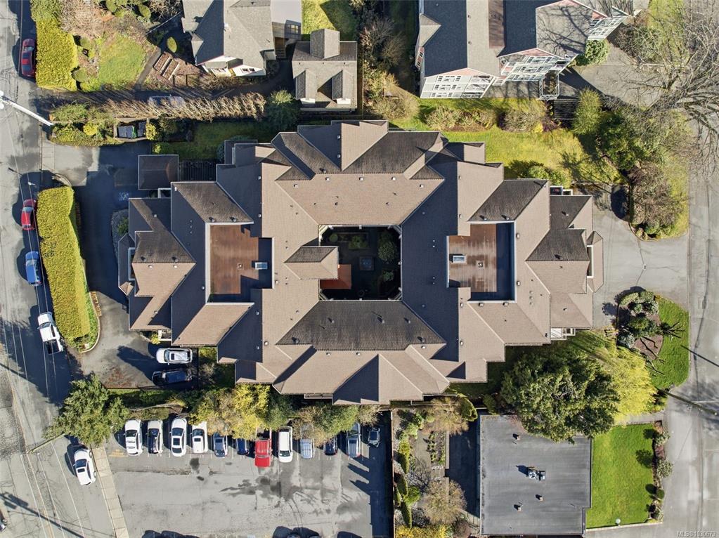 Fourth View of 330 Brae Rd, Braemore Court, Duncan, BC, V9L 3T8