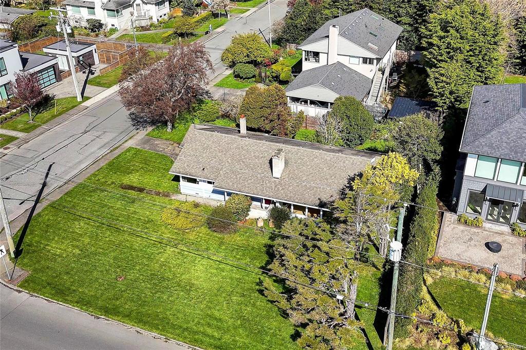 Fifth View of 406 Beach Dr, Oak Bay, BC, V8S 2M4