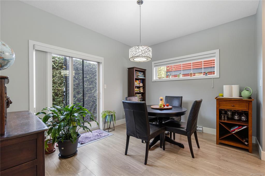 Fourth View of 2446 York Cres, York Place, Nanaimo, BC, V9T 4N6