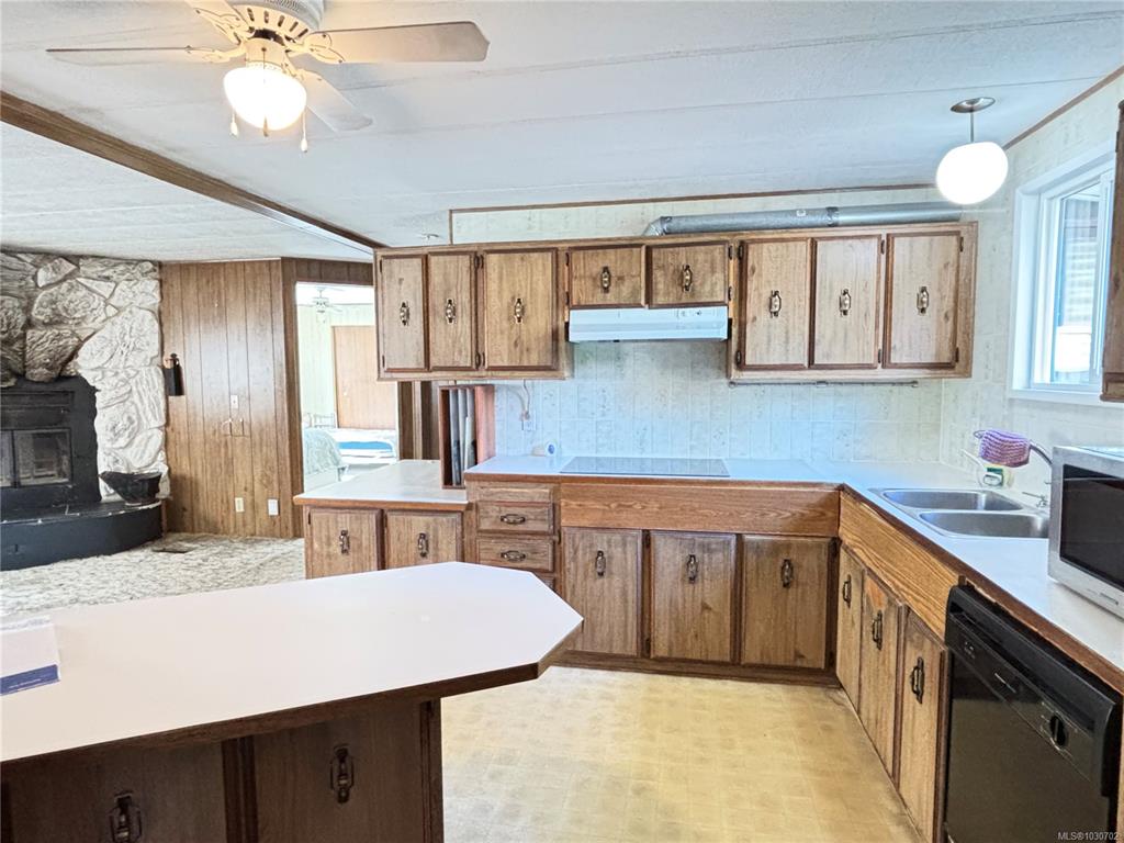 Third View of 419 Golden Hinde Rd, Gold River, BC, V0P 1G0