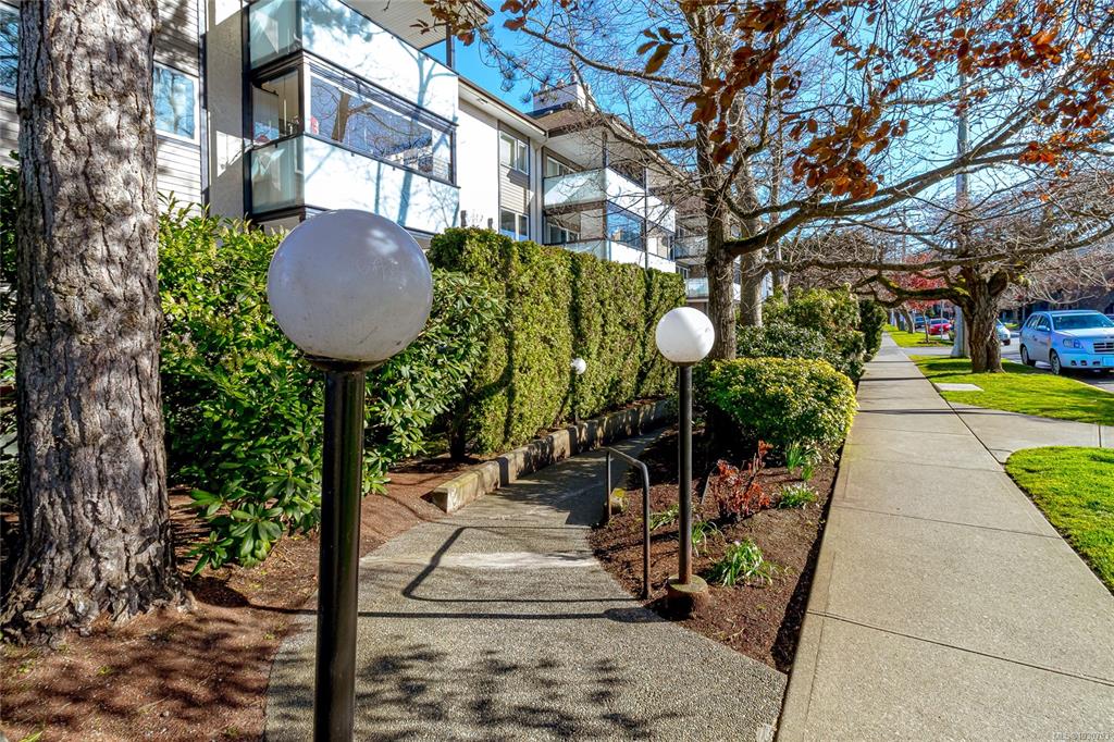 Fourth View of 1619 Morrison St, Morrison Manor, Victoria, BC, V8R 6R8