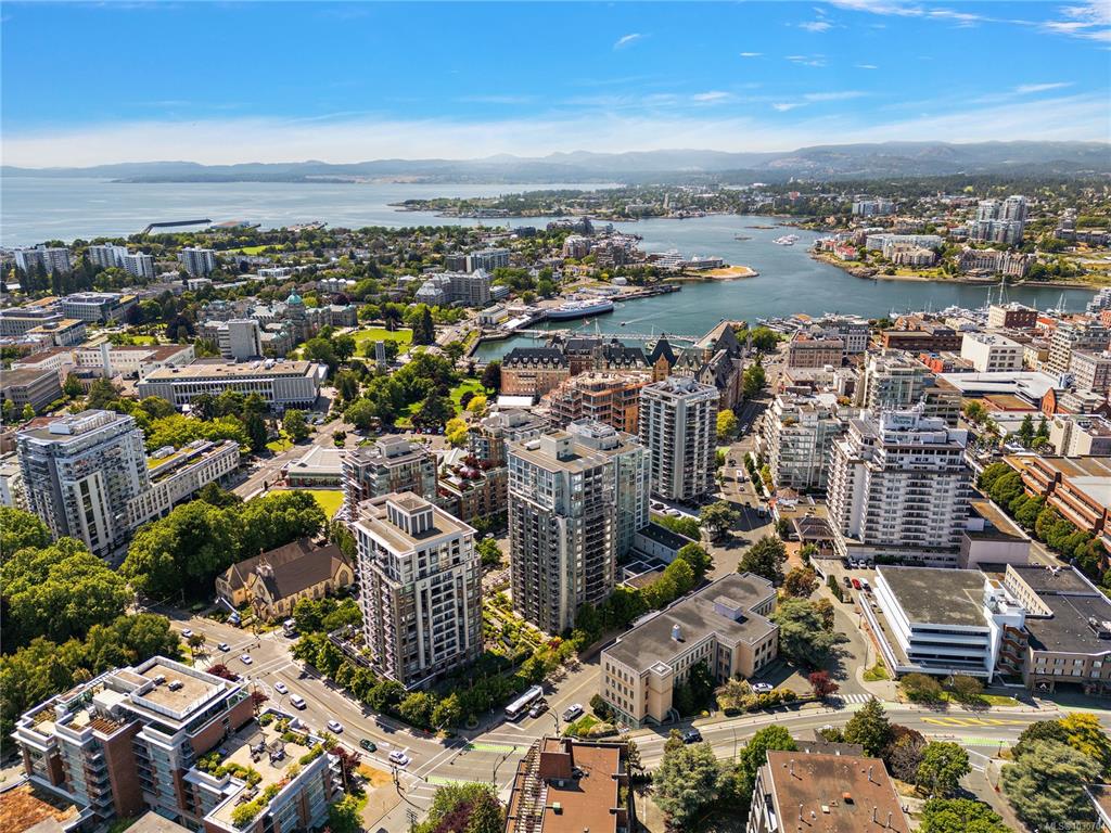 Second View of 751 Fairfield Rd, Astoria, Victoria, BC, V8W 4A4