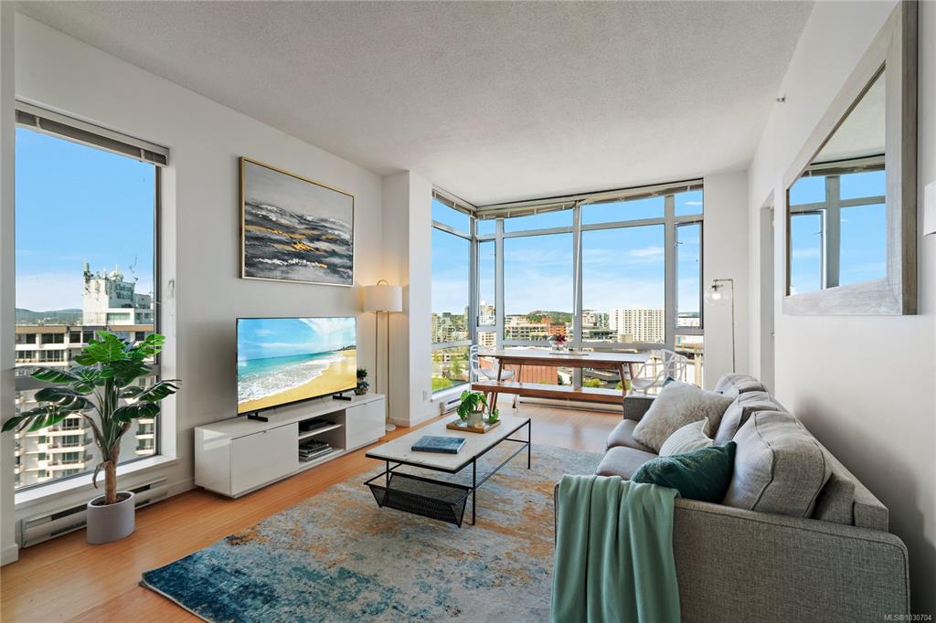 Fourth View of 751 Fairfield Rd, Astoria, Victoria, BC, V8W 4A4