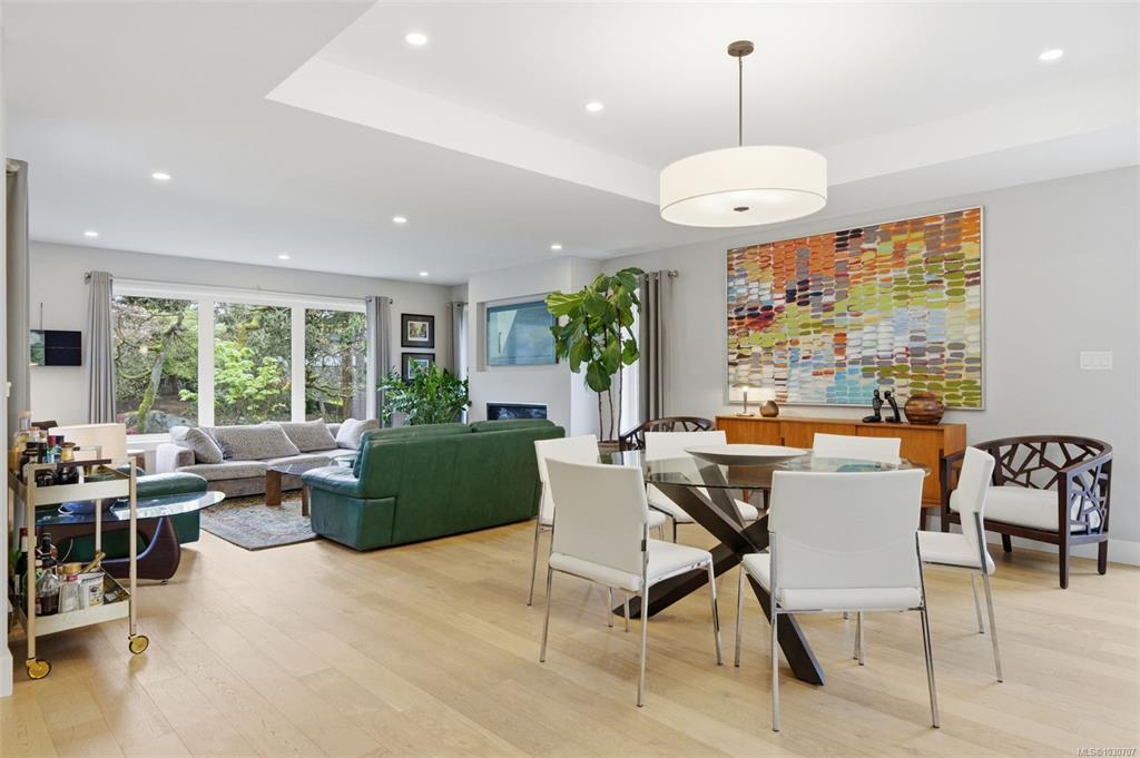 Fourth View of 910 Foul Bay Rd, Victoria, BC, V8S 4H8