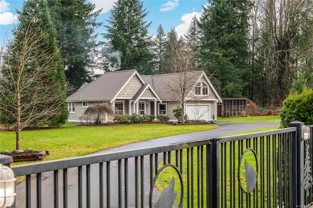 Third View of 2435 Charleville Rd, Campbell River, BC, V9W 4N4