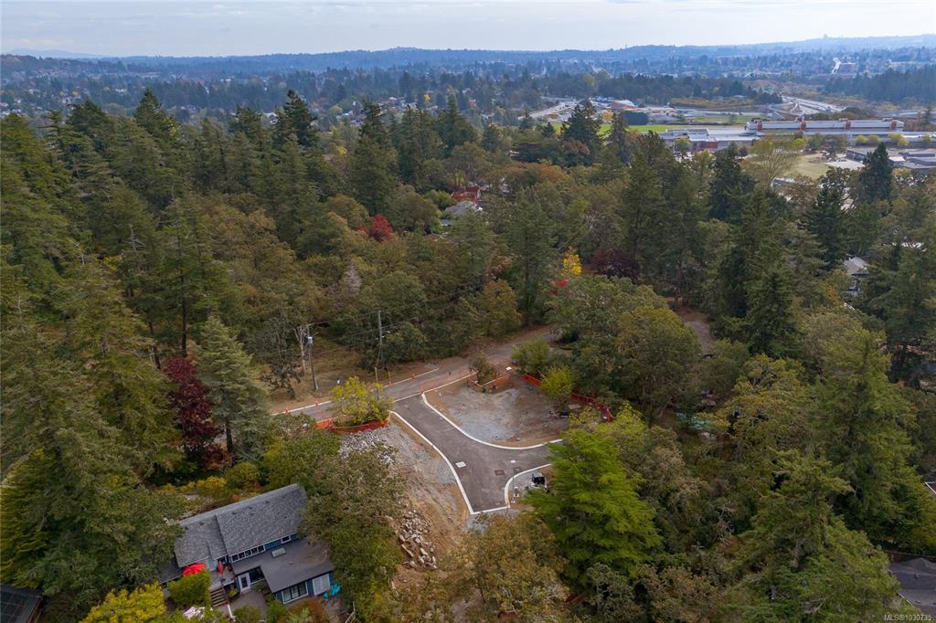 Fifth View of 3805 Madaric Pl, Saanich, BC, V8Z 2N1