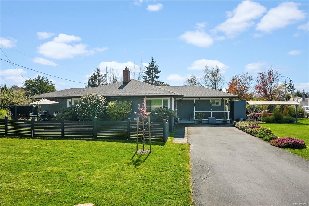 Second View of 1709 Mcrae Ave, Saanich, BC, V8P 1H9