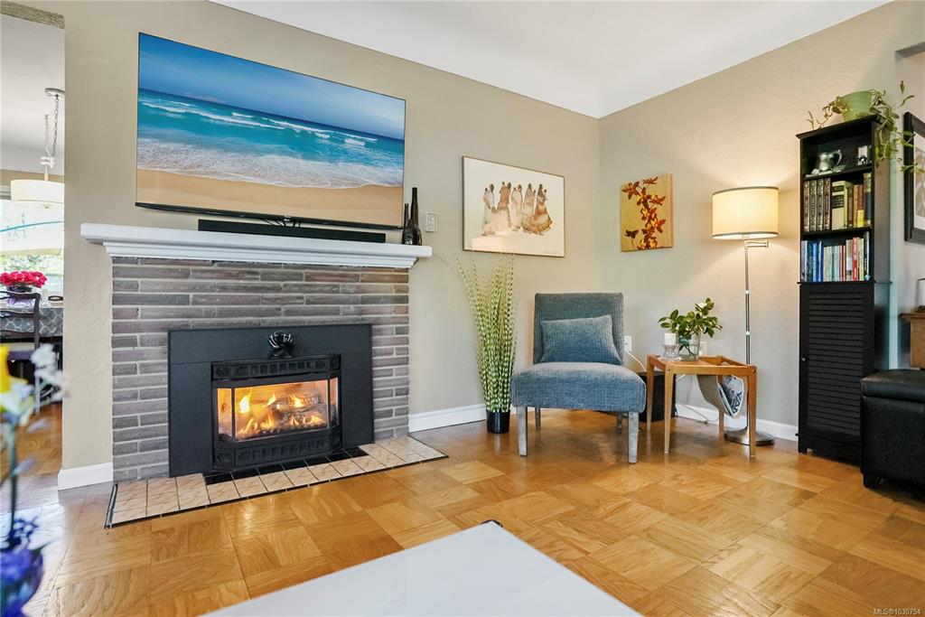 Fifth View of 1709 Mcrae Ave, Saanich, BC, V8P 1H9