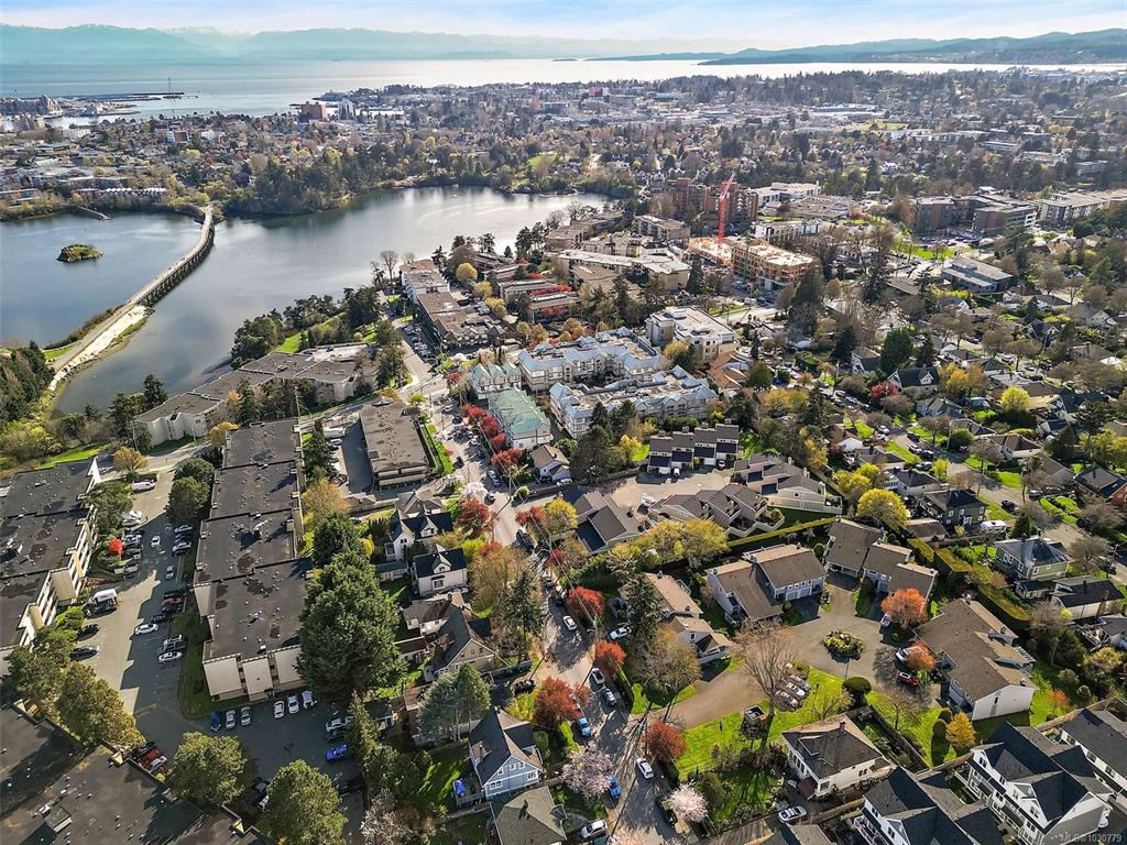 Fourth View of 3054 Washington Ave, Victoria, BC, V9A 1P6