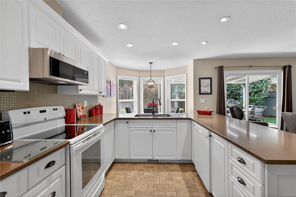 Third View of 617 Windward Way, Oceanside Subdivision, Qualicum Beach, BC, V9K 2K4