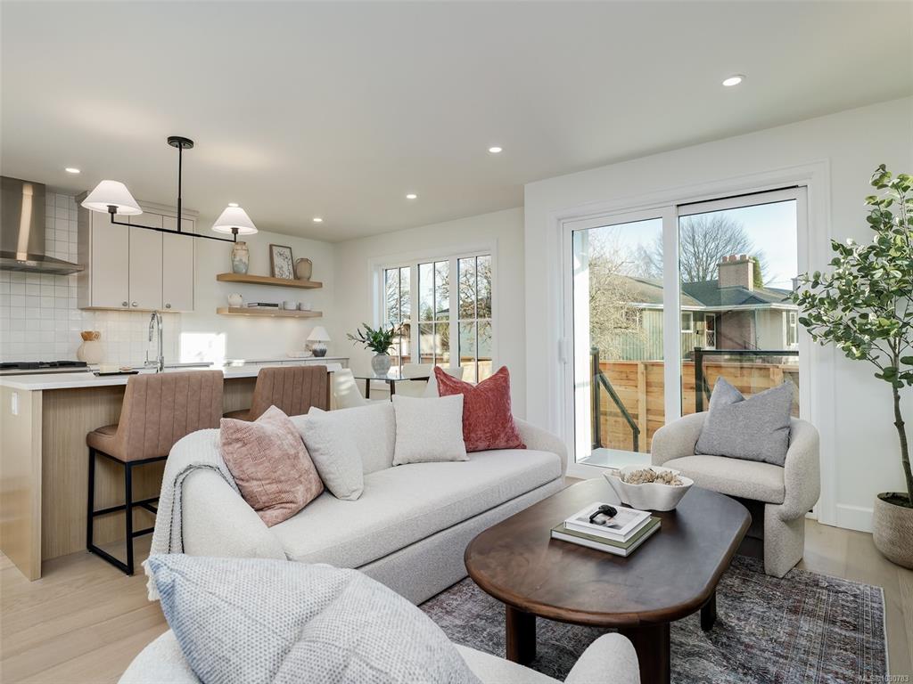 Fourth View of 3513 Henderson Rd, Henderson Park, Oak Bay, BC, V8R 3K5