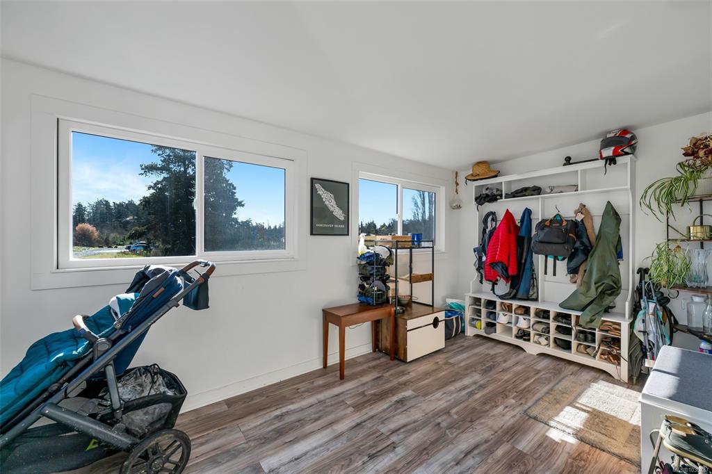 Fifth View of 3111 Esson Rd, Saanich, BC, V8Z 4P5