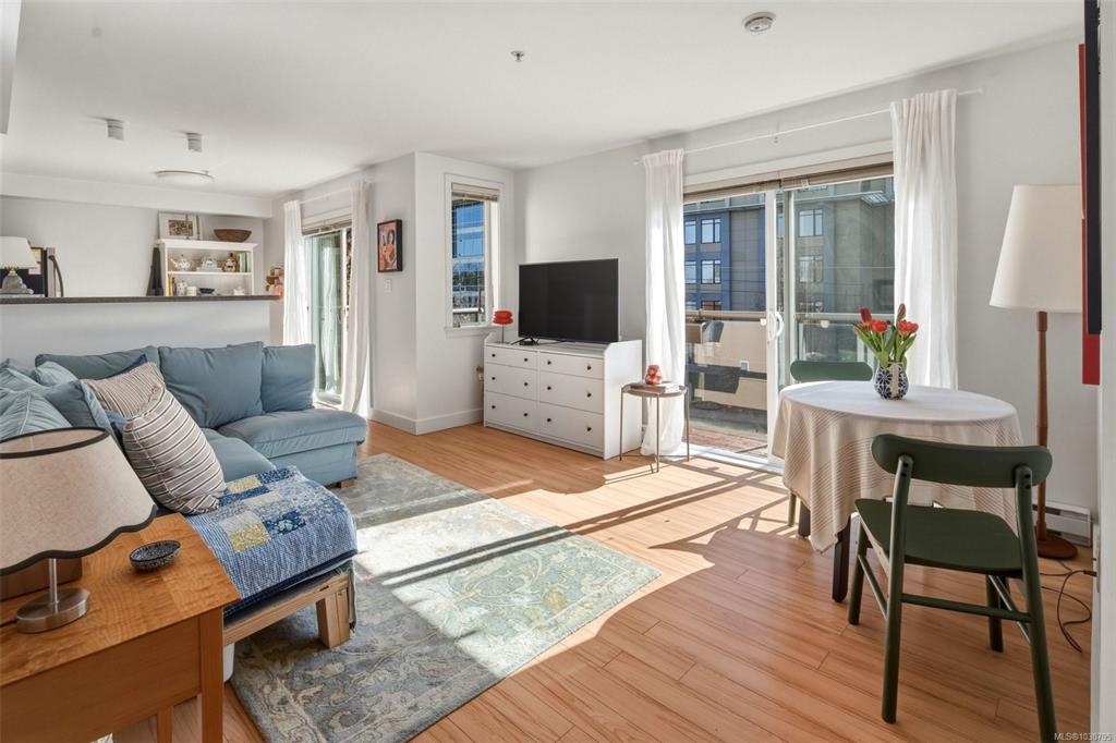 356 Gorge Rd E, 1030795, BC,