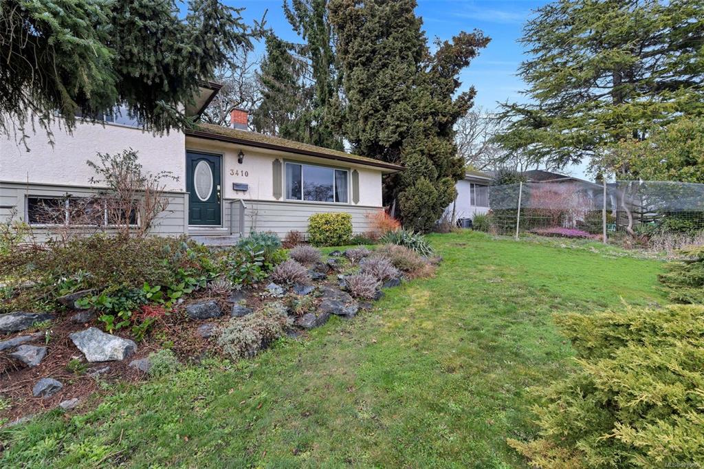 Third View of 3410 Browning St, Saanich, BC, V8P 4E1