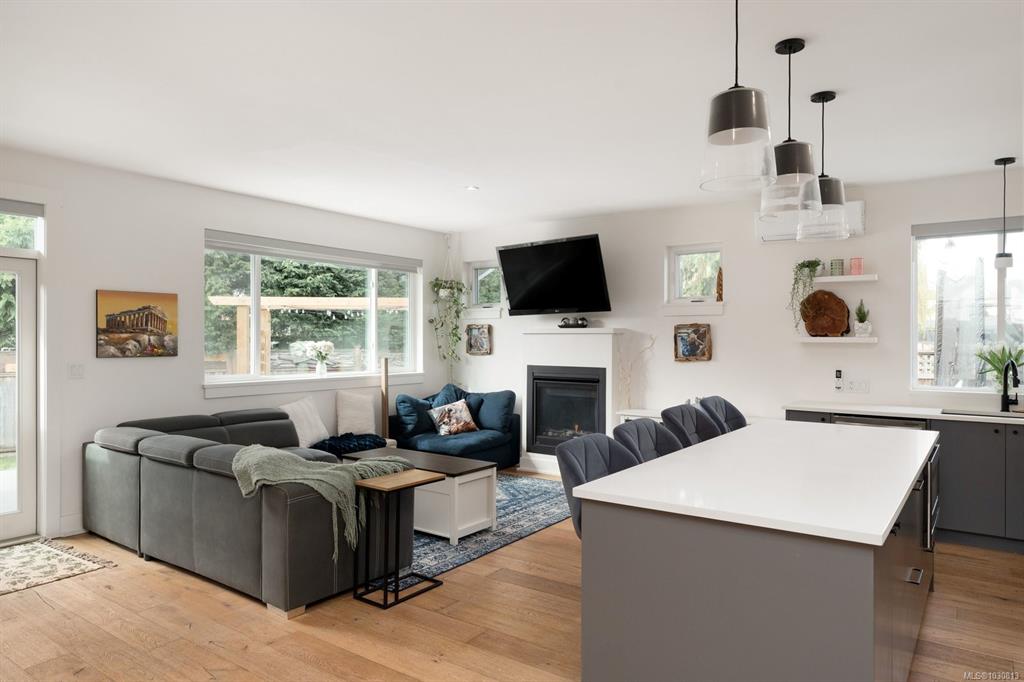 Third View of 2101 Weiler Ave W, Sidney, BC, V8L 1R3