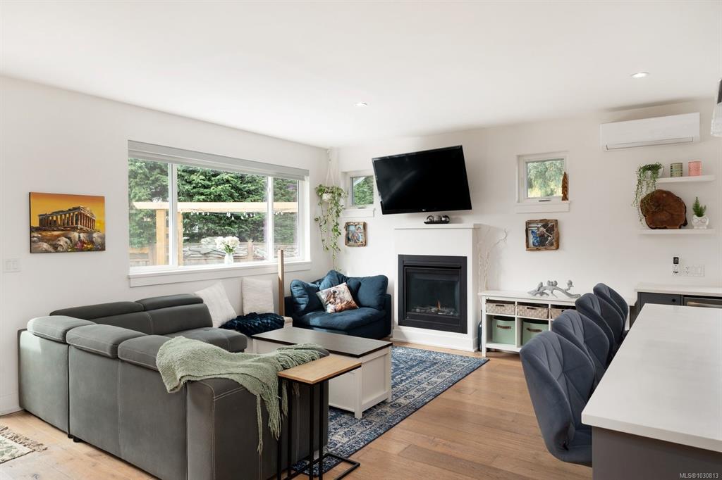 Fifth View of 2101 Weiler Ave W, Sidney, BC, V8L 1R3