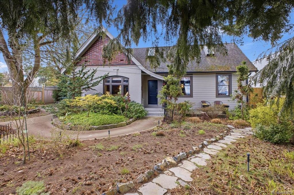 Third View of 145 Prideaux St, Nanaimo, BC, V9R 2M8