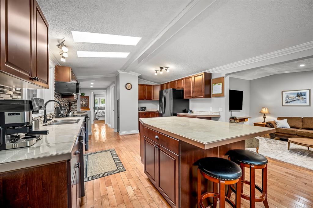 Fourth View of 1941 Burdyny Rd, Comox, BC, V9M 3Z9