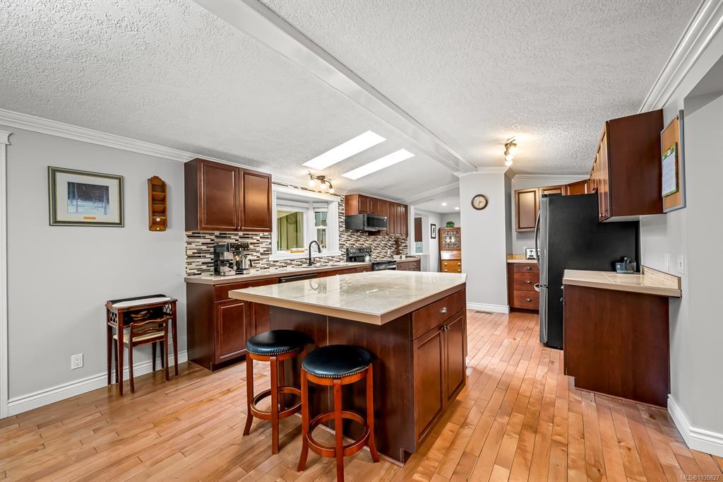 Fifth View of 1941 Burdyny Rd, Comox, BC, V9M 3Z9