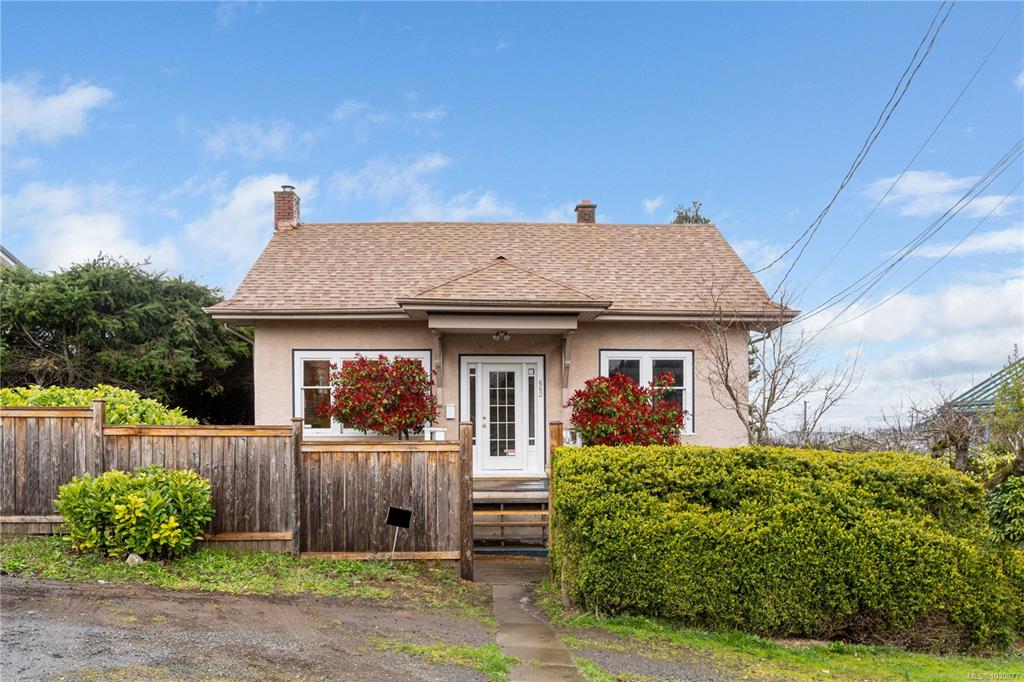 Third View of 662 Farquhar St, Nanaimo, BC, V9R 2E5